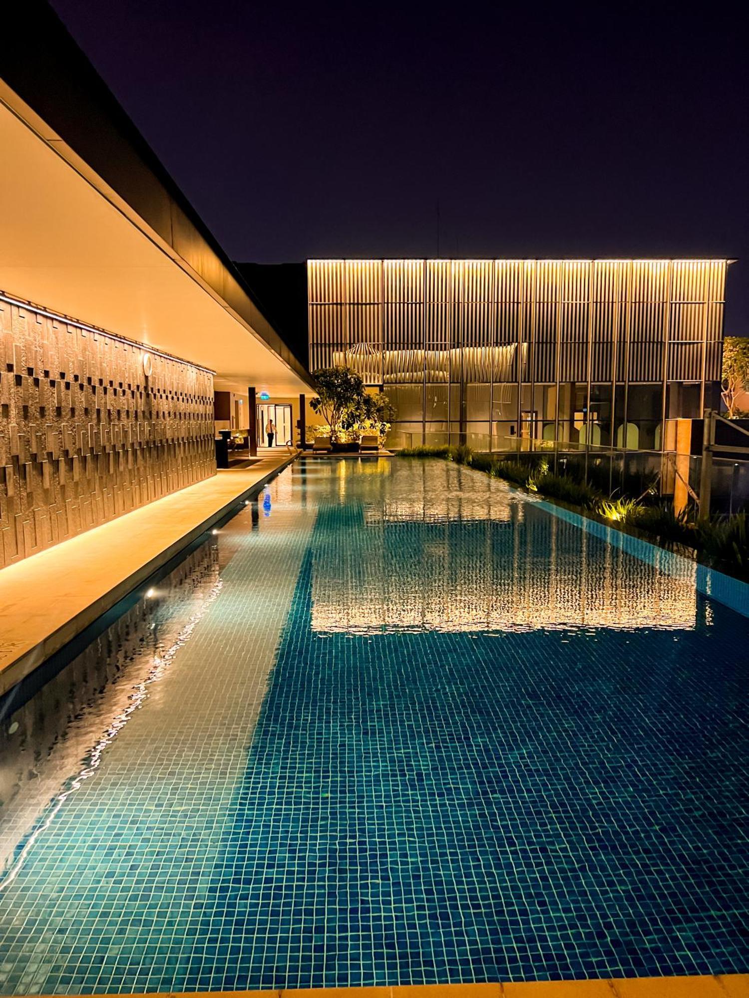 Marq Luxury 25 Gym Center, Infinity Pool Căn hộ *