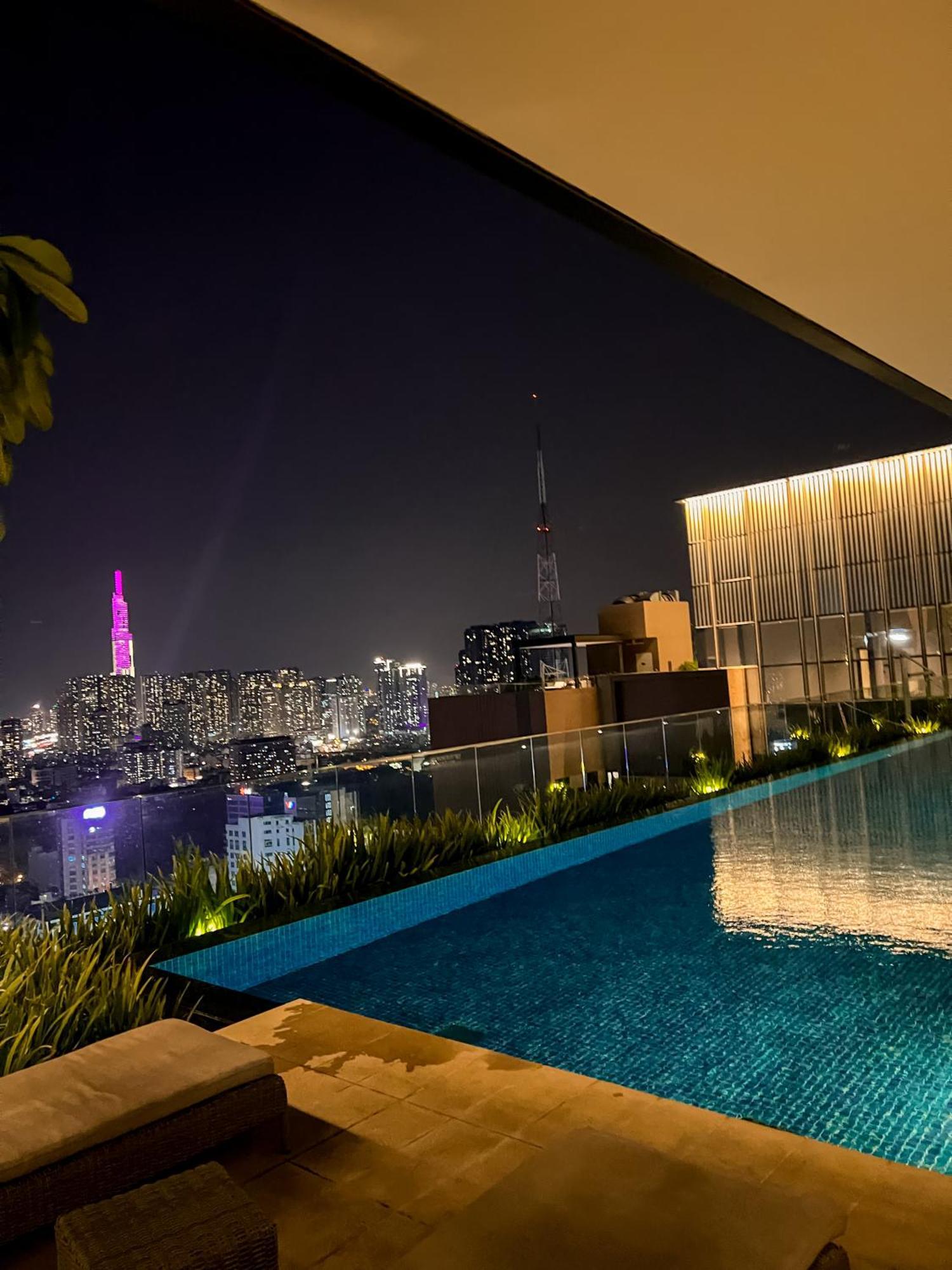 Marq Luxury 25 Gym Center, Infinity Pool Căn hộ