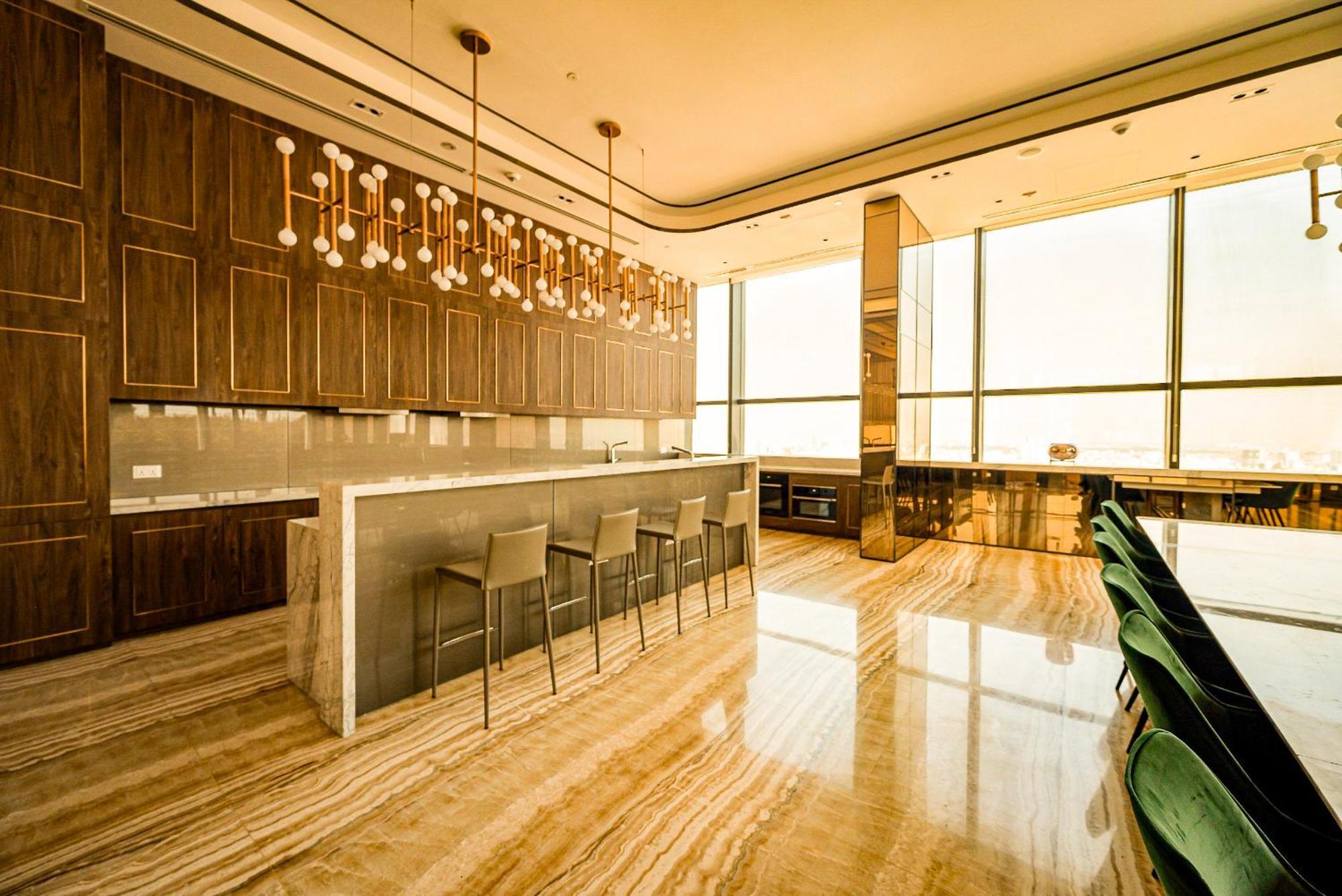Marq Luxury 25 Gym Center, Infinity Pool Căn hộ