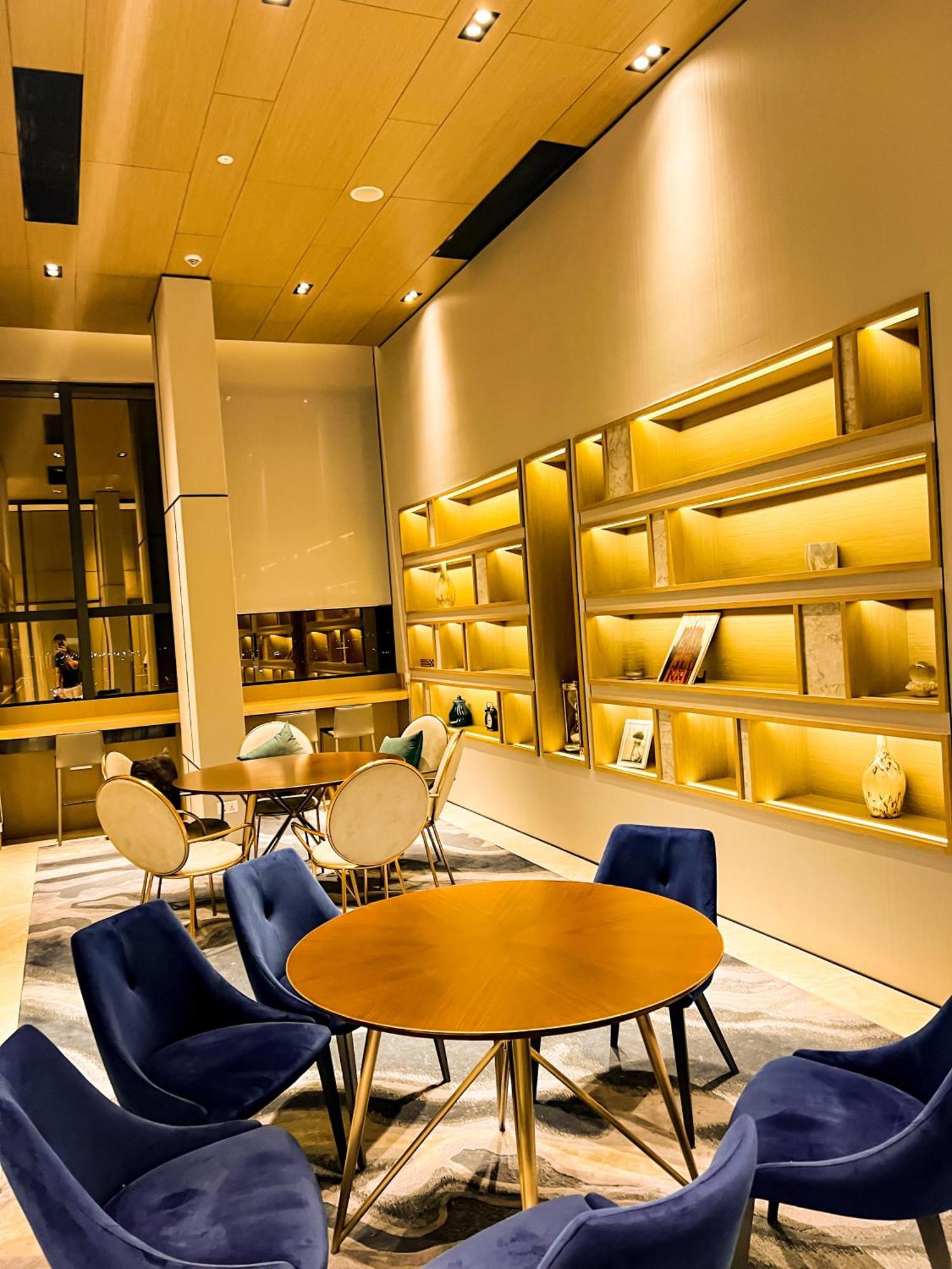 Marq Luxury 25 Gym Center, Infinity Pool Căn hộ